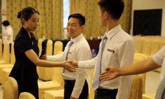 启阳汽车集团举办销售服务礼仪培训，提升品质服务新标杆